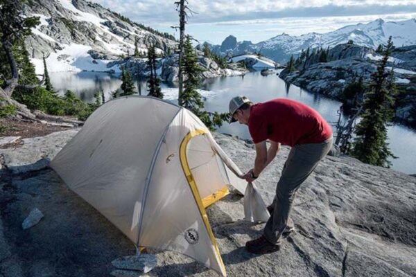 How to Choose a Tent for Overnight Hikes