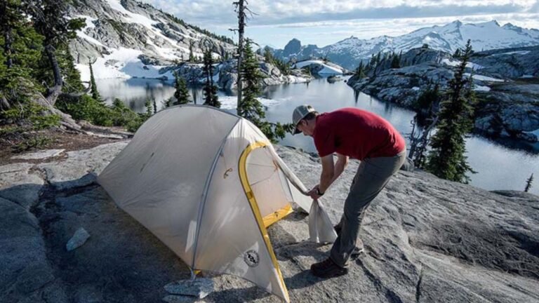 How to Choose a Tent for Overnight Hikes