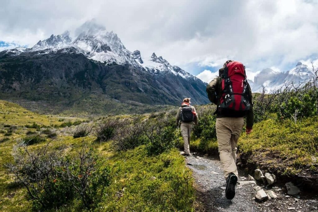 Ready to hike? Discover the top hiking tips for beginners! Learn how to plan, pack, and hike safely for a fun outdoor adventure.

Top Hiking Tips for Beginners